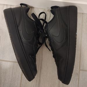 Boys Nike low court borough sneakers